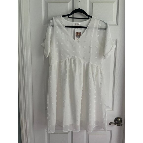 White Dress NEW - Picture 1 of 3